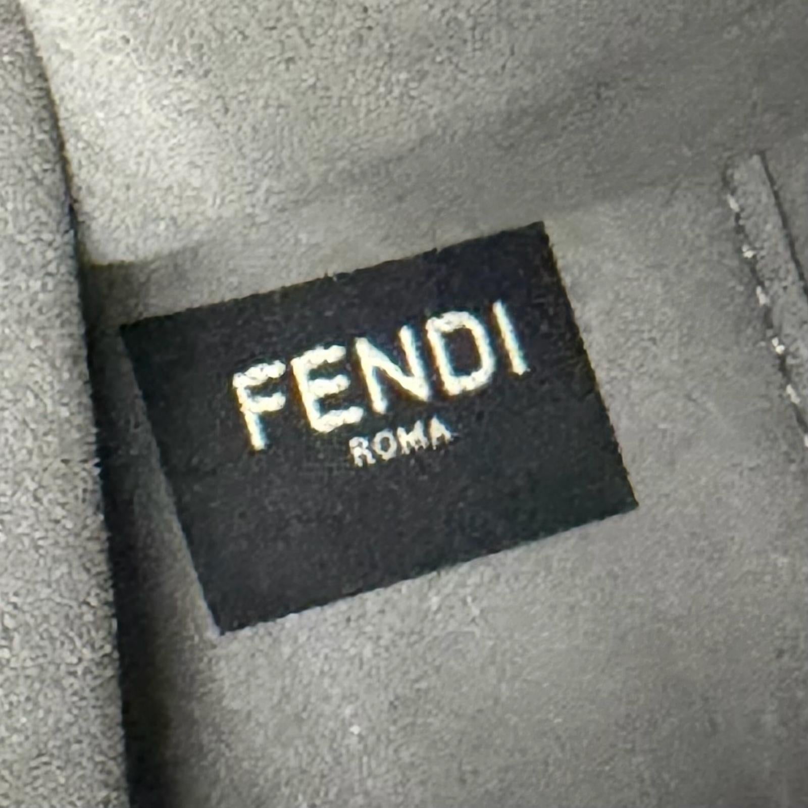フェンディ レザーショルダーバッグ