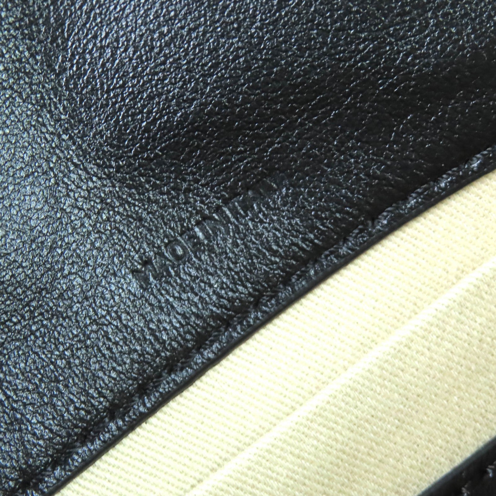 マルニ TRUNK SOFT EW レザーショルダーバッグ