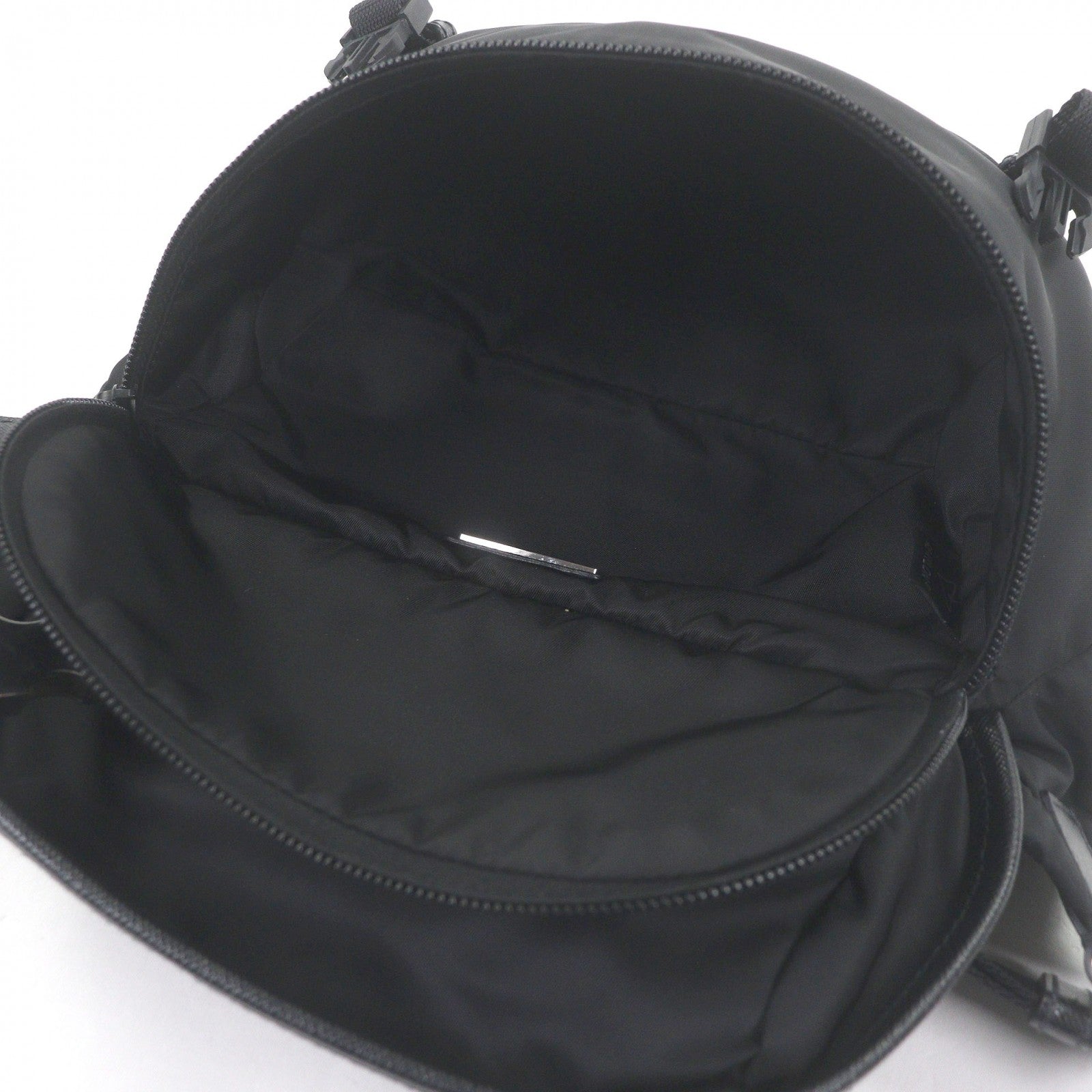 プラダ Re-Nylon ショルダーバッグ
