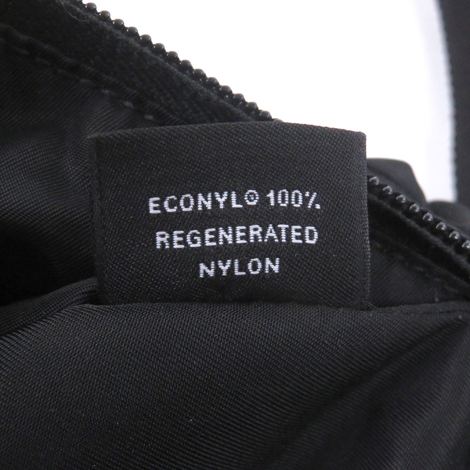 プラダ Re-Nylon ショルダーバッグ