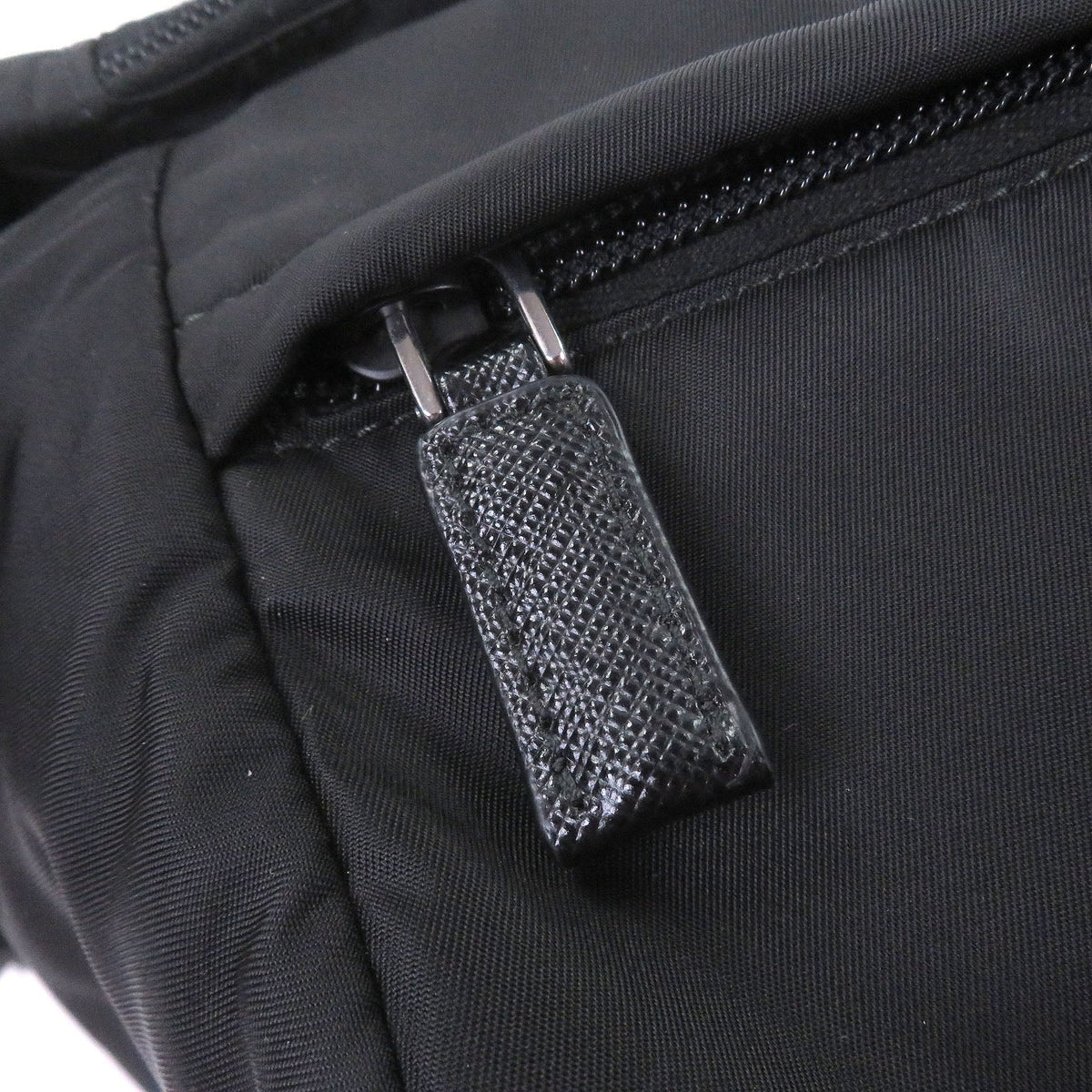 プラダ Re-Nylon ショルダーバッグ