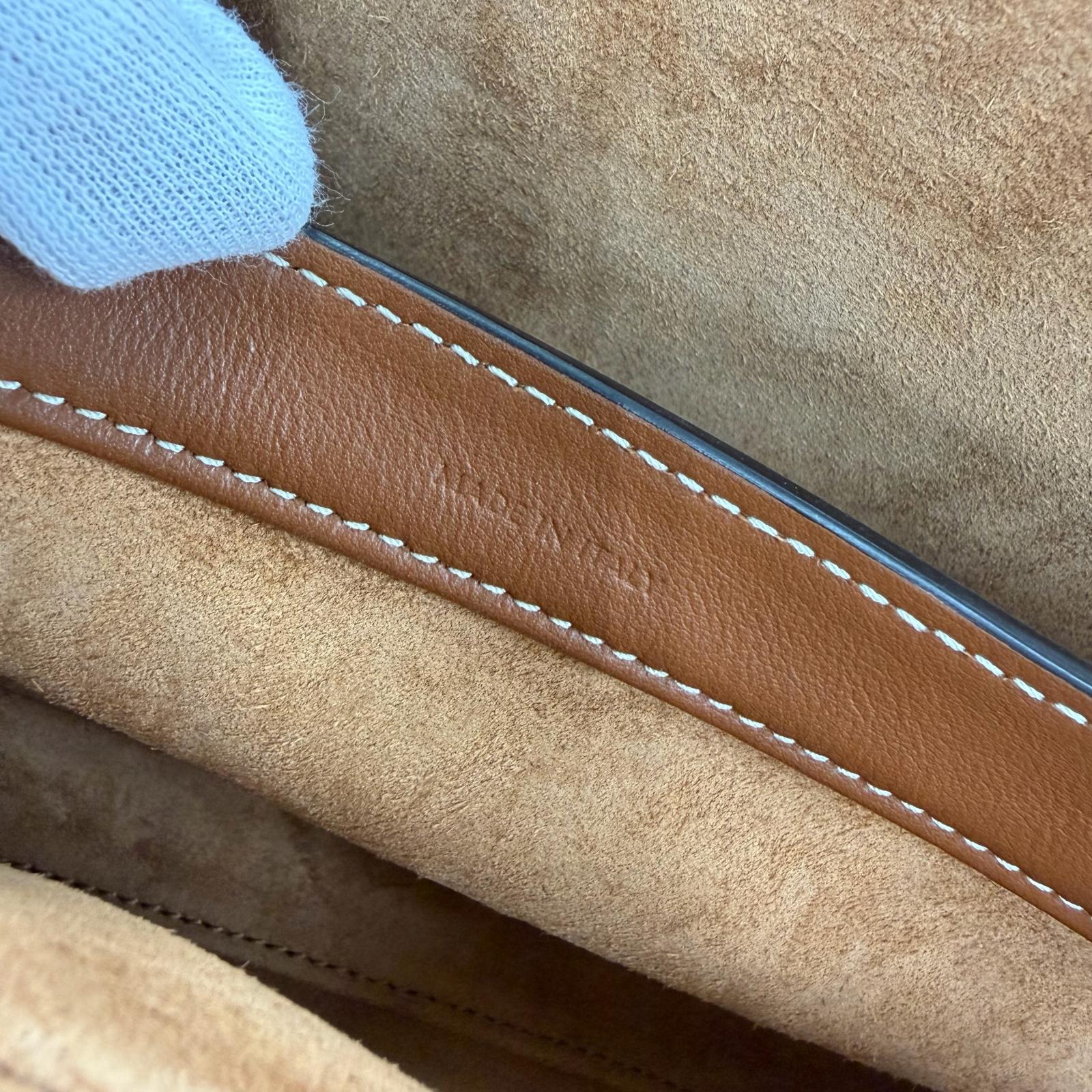 セリーヌ ティーンソフト16 レザーショルダーバッグ