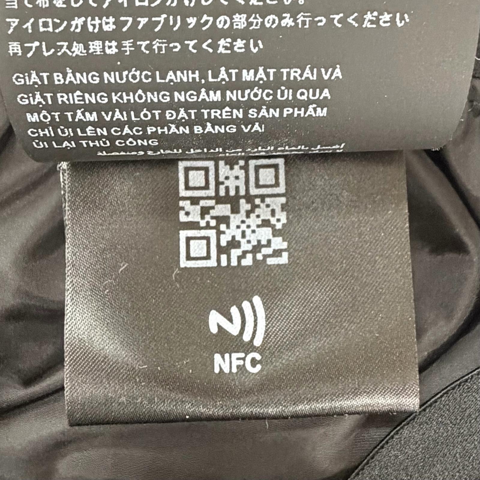 プラダ リサイクルポリアミド パンツ