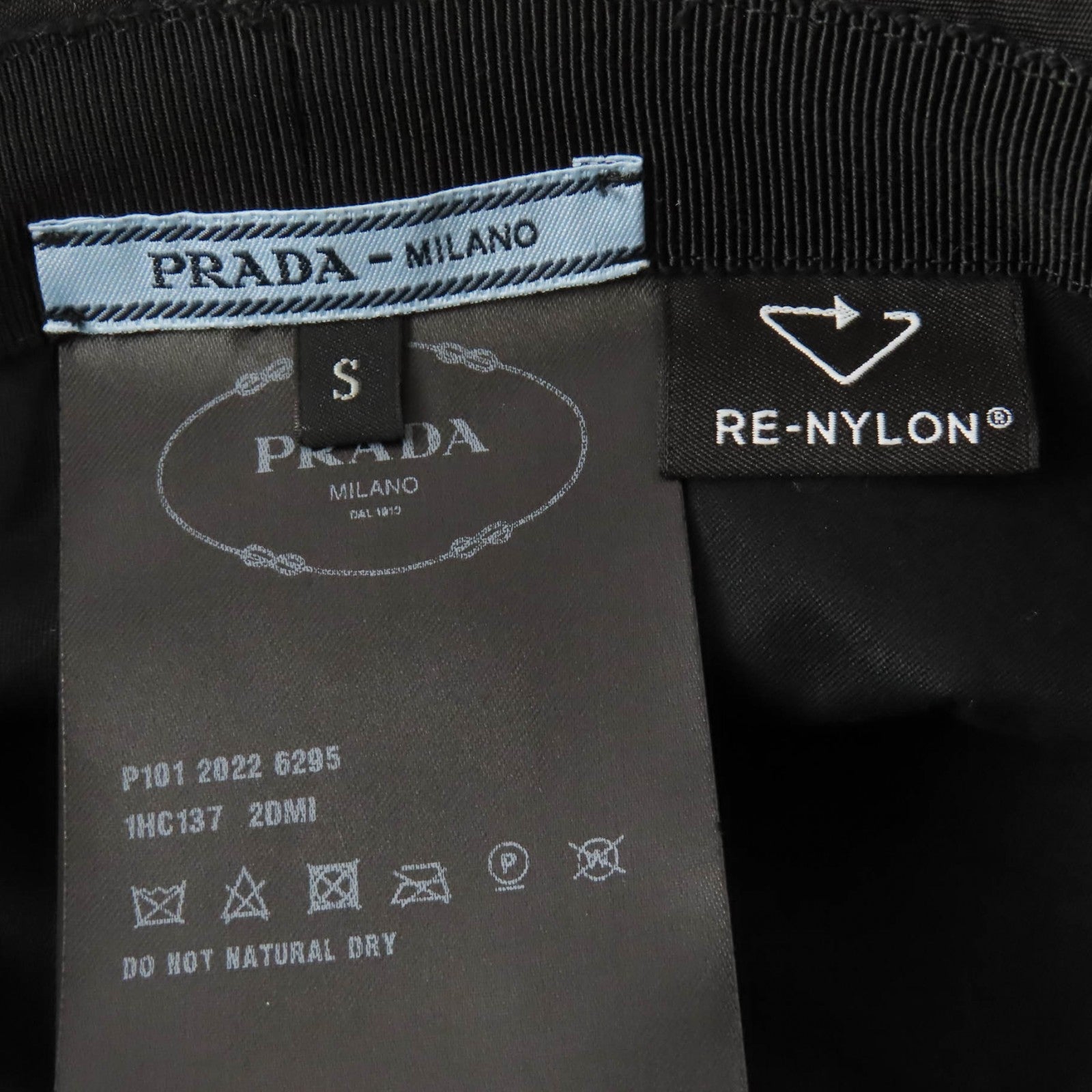 プラダ Re-Nylon バケットハット