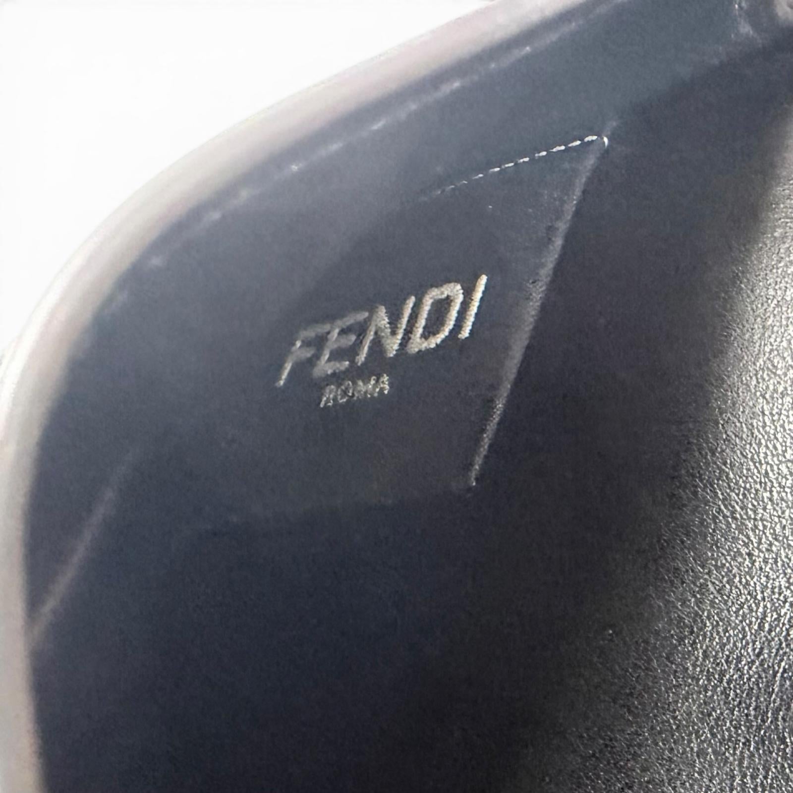 フェンディ レザー名刺入れ