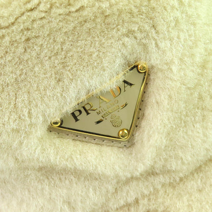 プラダ Triangle logo シープスキンバケットハット