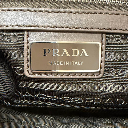プラダ ヴィッテロダイノレザー ショルダーバッグ