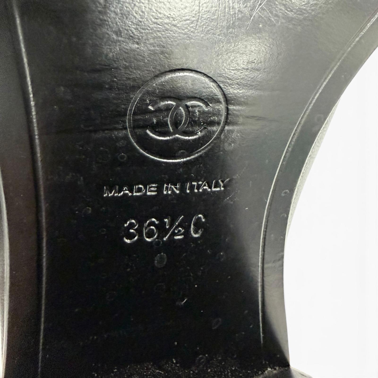 シャネル レザーショートブーツ