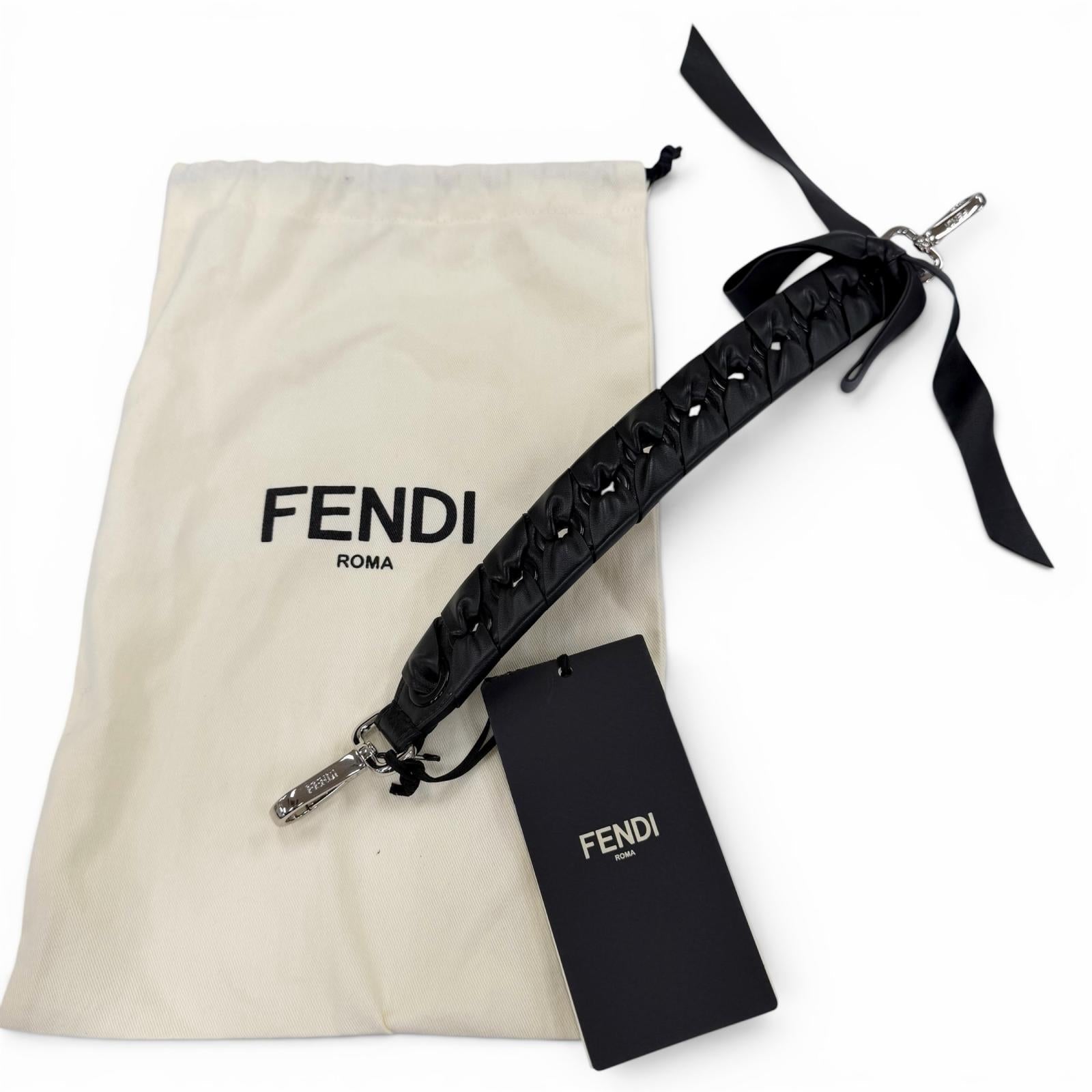 フェンディ レザーショルダーストラップ