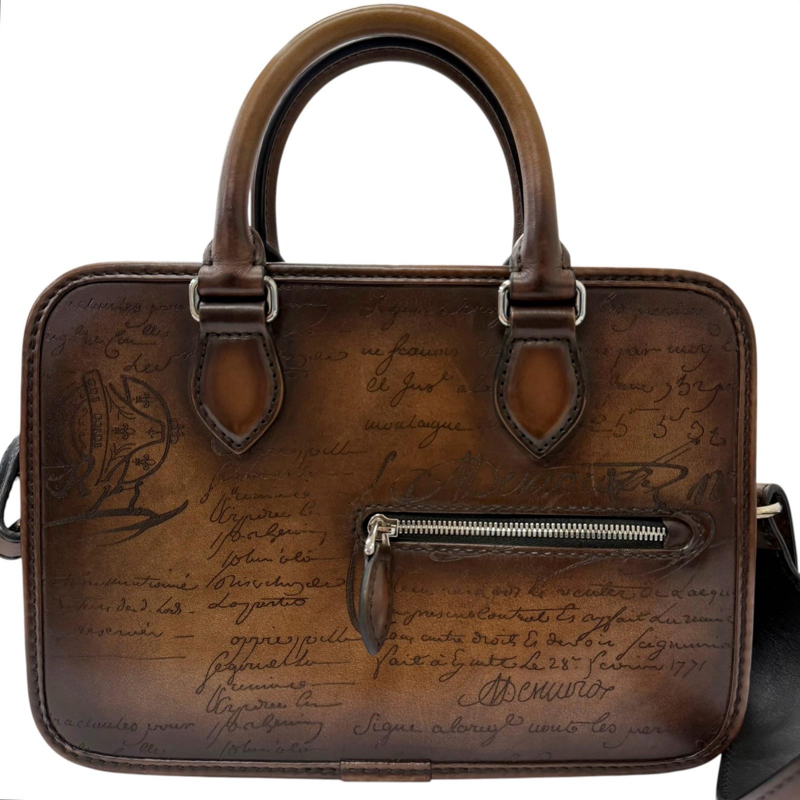 ベルルッティ Un Jour Gulliver Calligraphy レザーショルダーバッグ