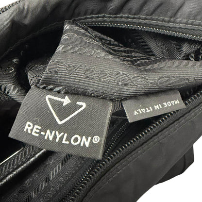プラダ Re-Nylonショルダーバッグ