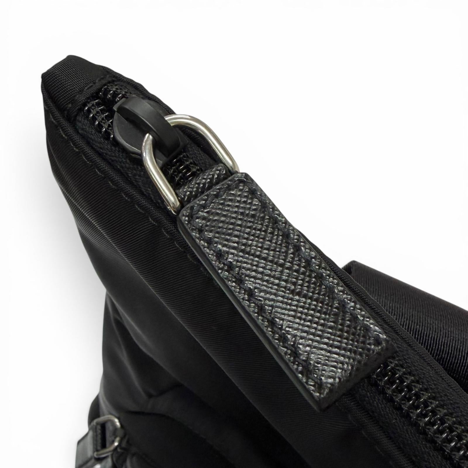プラダ Re-Nylon トートバックパック リサイクルポリアミド