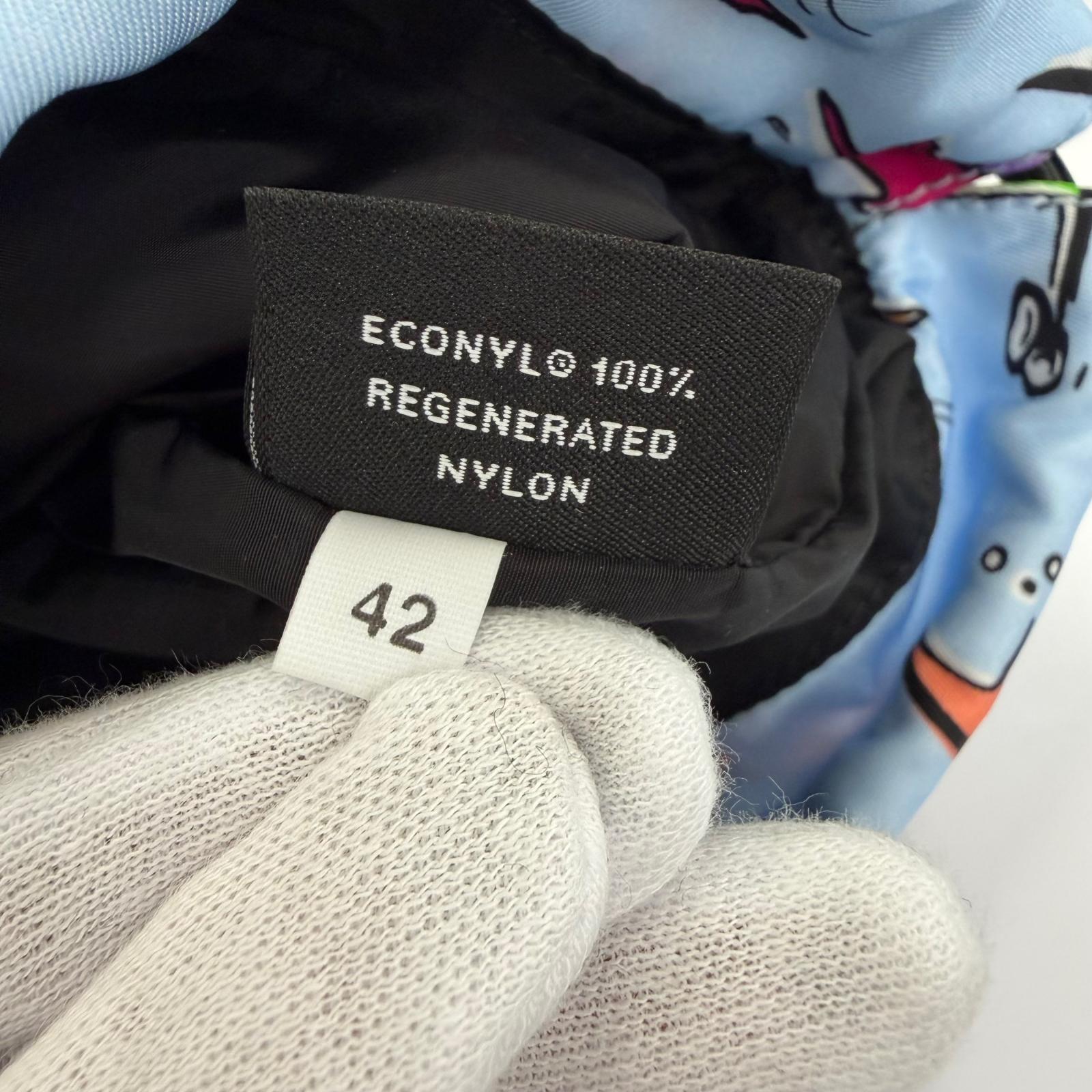 プラダ トライアングルロゴ RE-NYLON 巾着バッグ