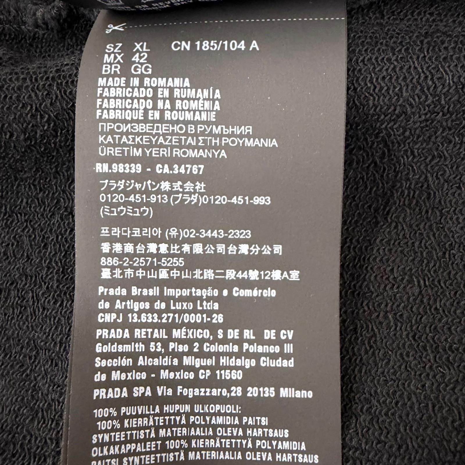プラダ Re-Nylon コットンセットアップ