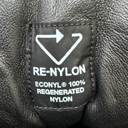 プラダ Re-Nylon スニーカー