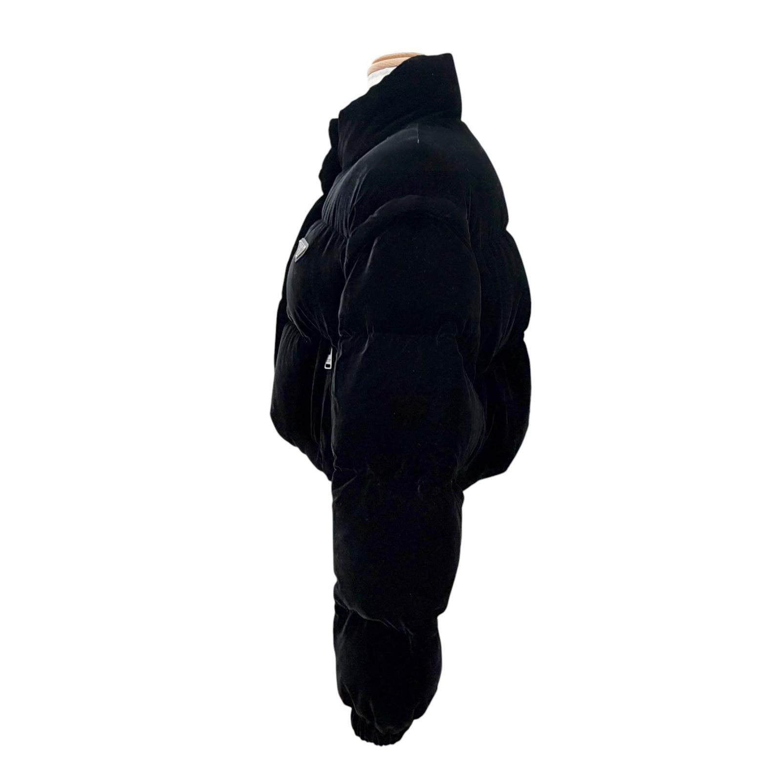 プラダ Triangle Velvet ダウンジャケットベスト