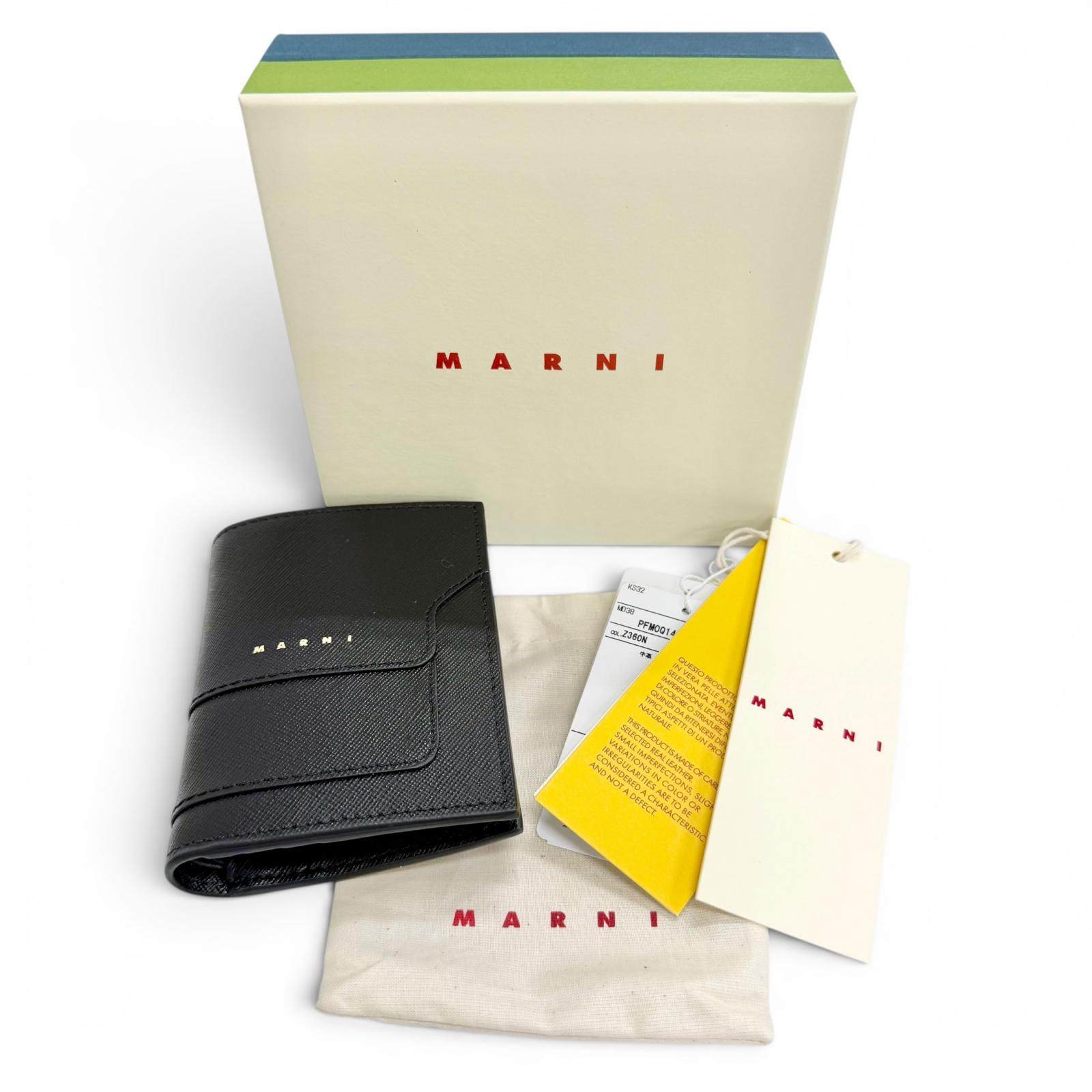 マルニ サフィアーノレザー 二つ折り財布