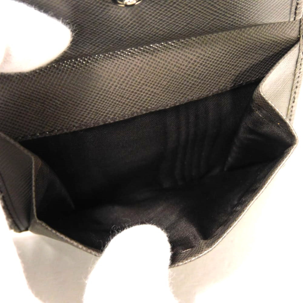 プラダ サフィアーノ 二つ折り財布