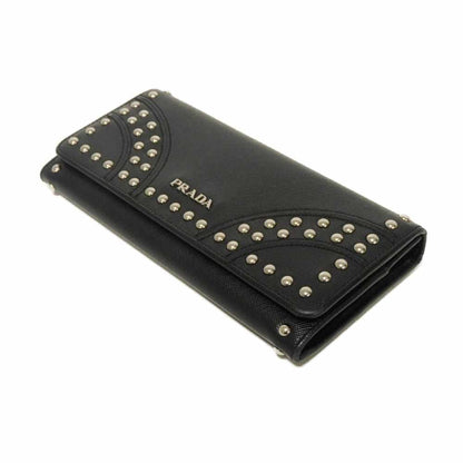 プラダ サフィアーノ スタッズ 長財布