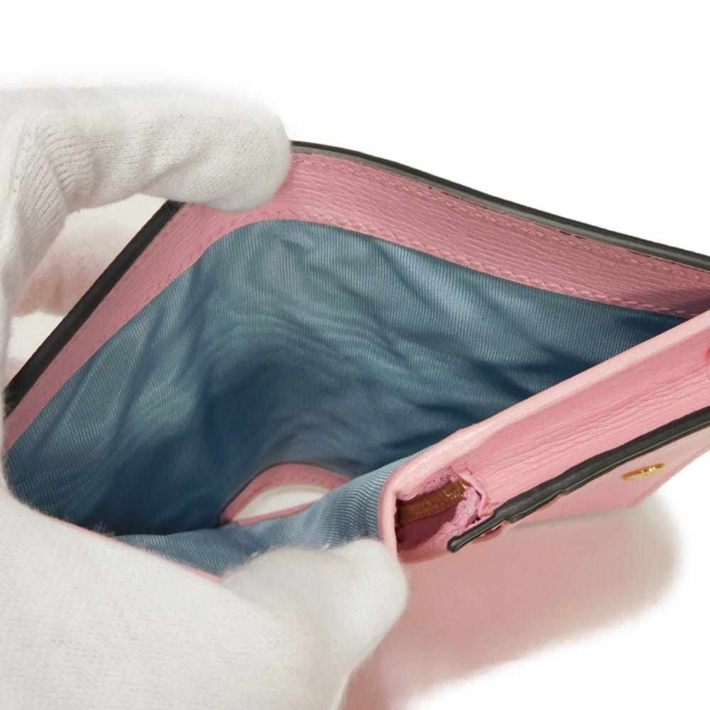 グッチ ばなにゃ コンパクト ウォレット テクスチャードレザー 二つ折り財布