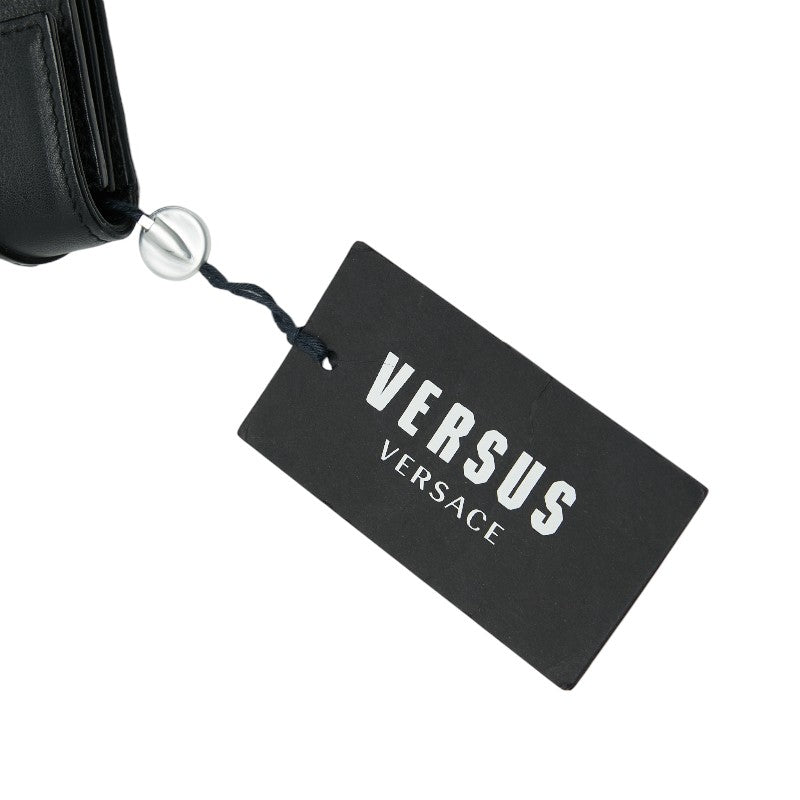ヴェルサーチェ Vロゴ レザー クラッチバッグ