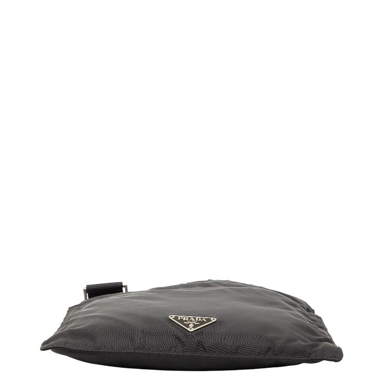プラダ 三角ロゴプレート ナイロン ショルダーバッグ