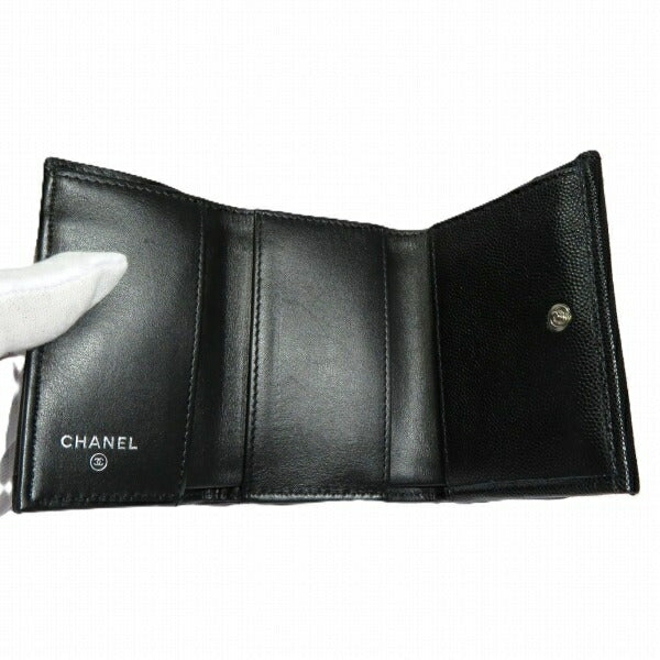 シャネル スモールフラップウォレット 三つ折り財布