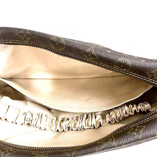 ルイ・ヴィトン トルース トワレ 28 モノグラム クラッチバッグ