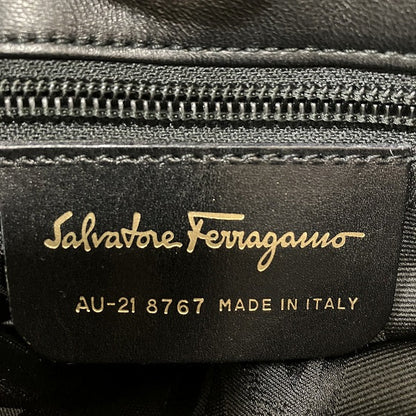 サルヴァトーレ・フェラガモ レザーショルダーバッグ