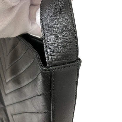 サルヴァトーレ・フェラガモ レザーショルダーバッグ