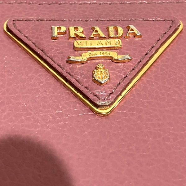 プラダ レザー長財布
