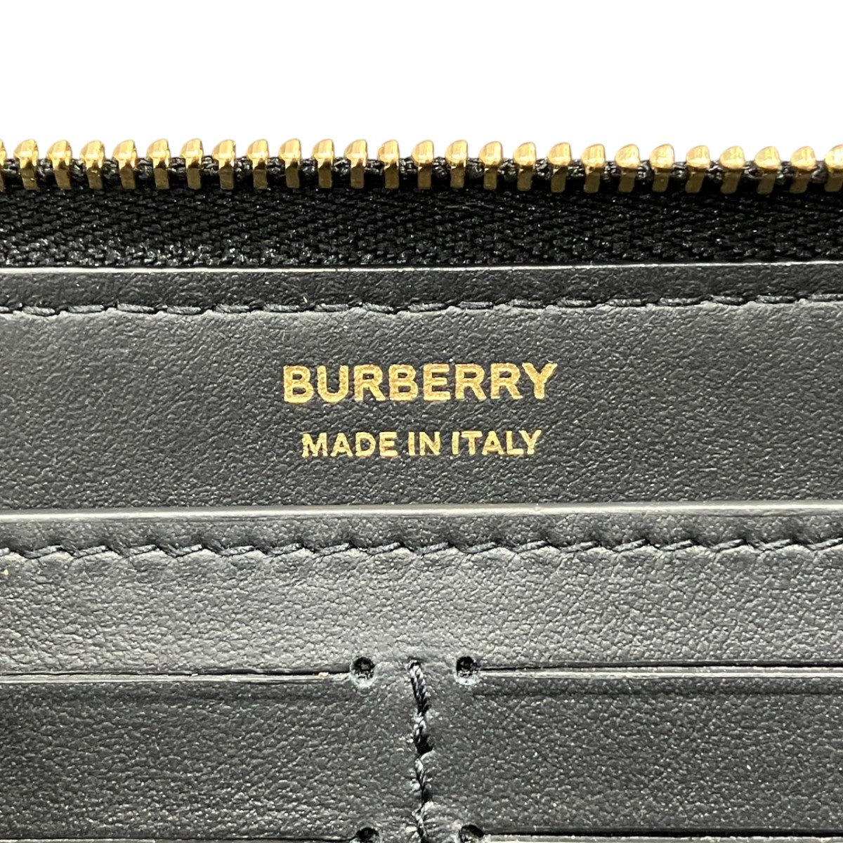 バーバリー ローラ レザー長財布