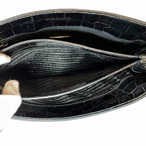 プラダ ナイロンクロコ型押しショルダーバッグ