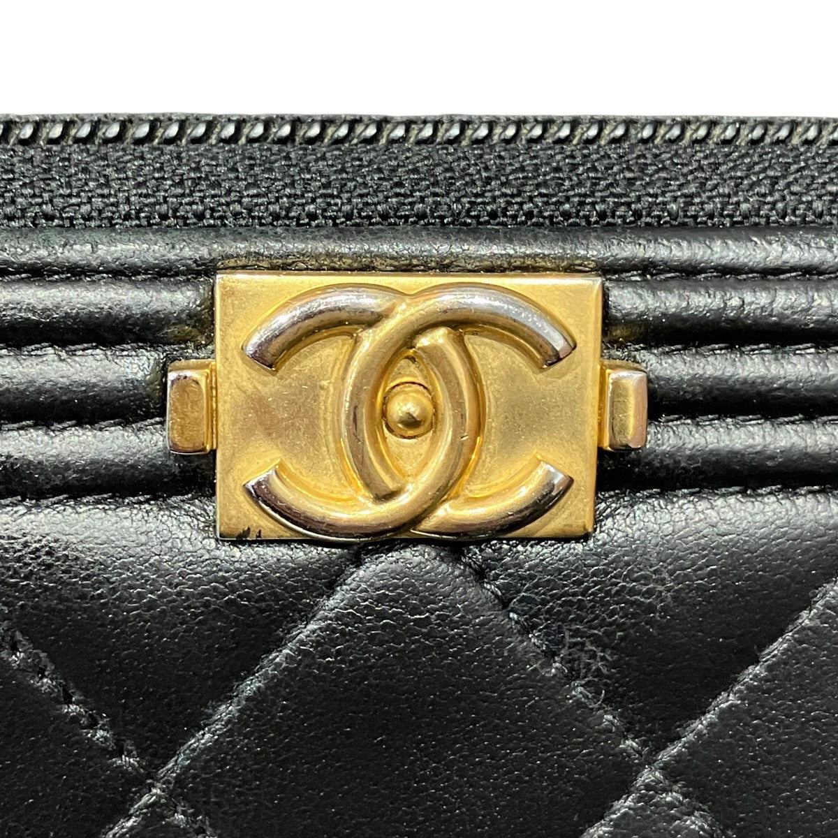 シャネル ラムスキン長財布