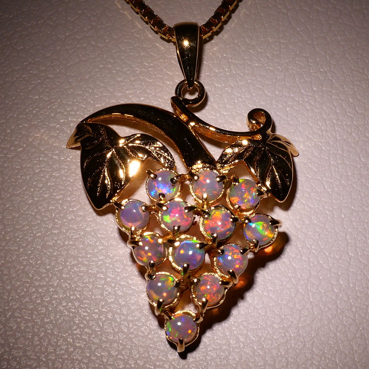 Au750 Opal Grape Necklace