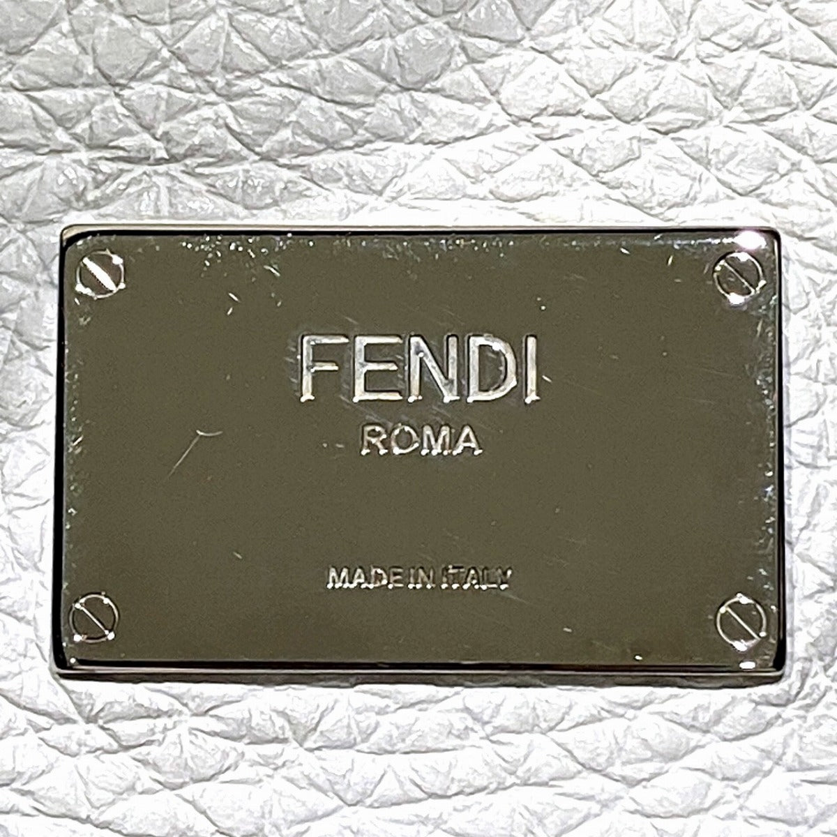 フェンディ ピーカブー エックスライトフィット レザーショルダーバッグ