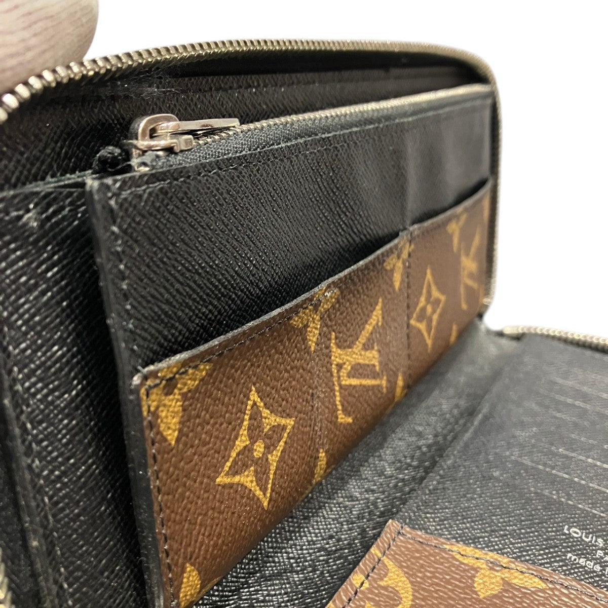 ルイヴィトン ジッピーウォレットヴェルティカル モノグラムマカサー 長財布