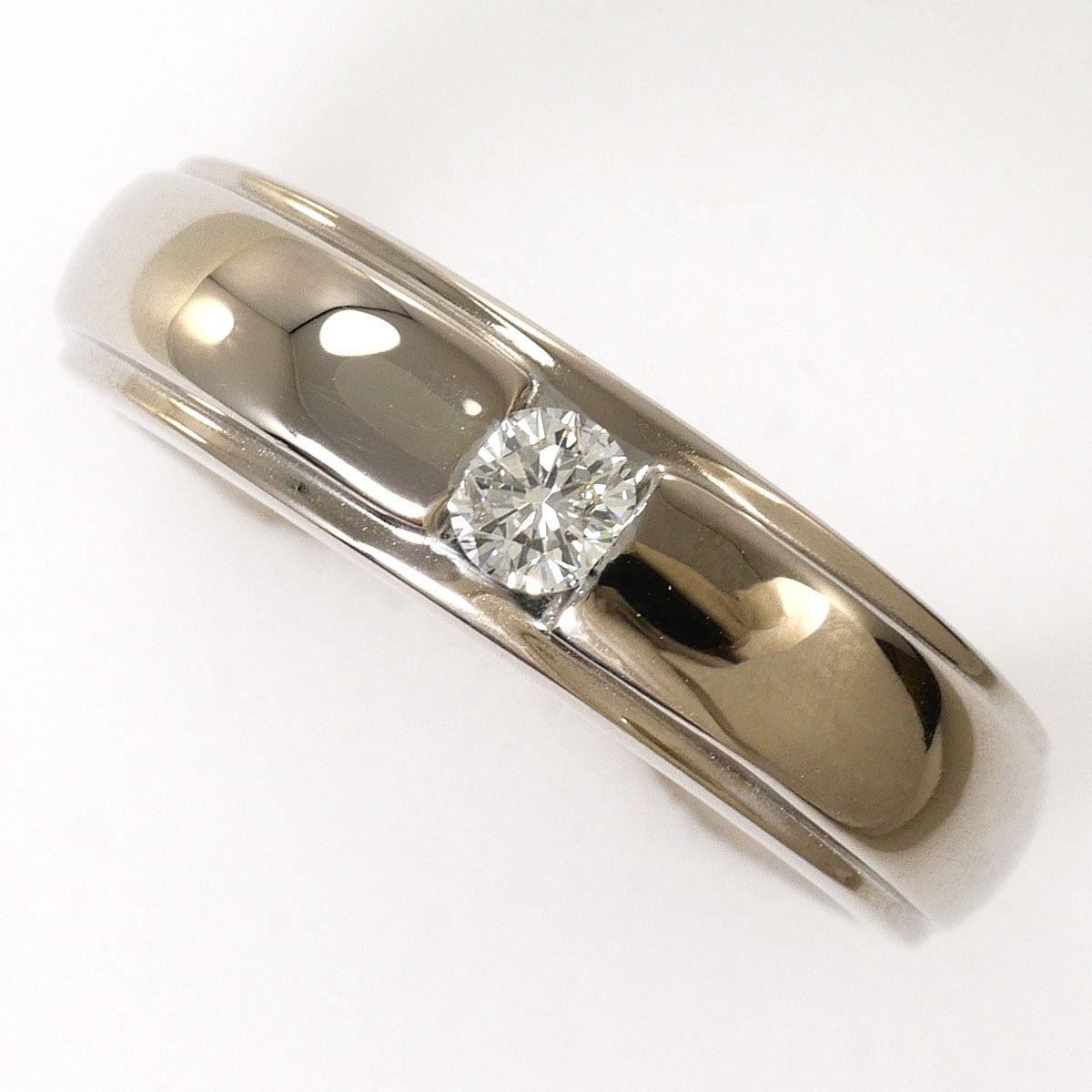 9K White Gold Diamond Ring