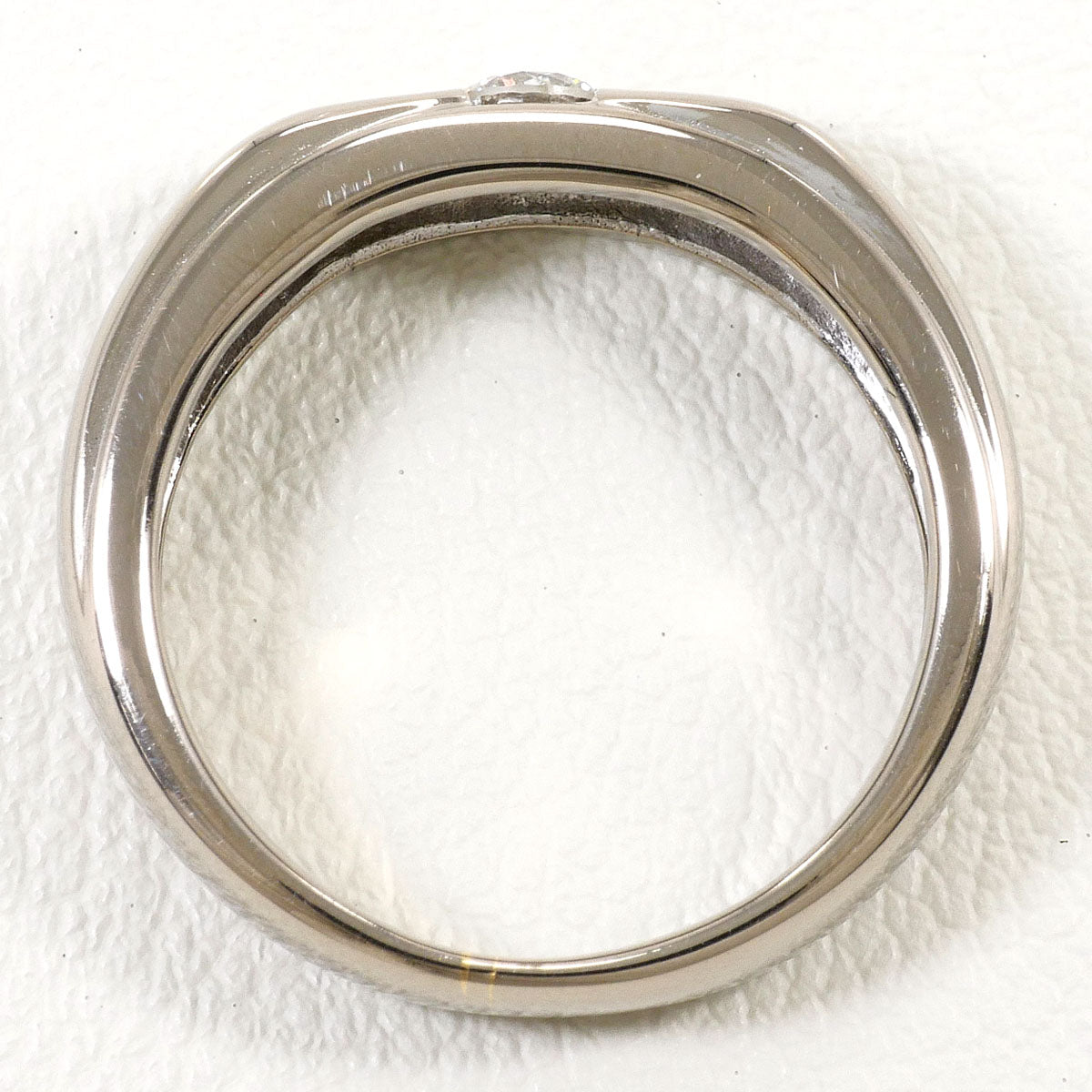 9K White Gold Diamond Ring