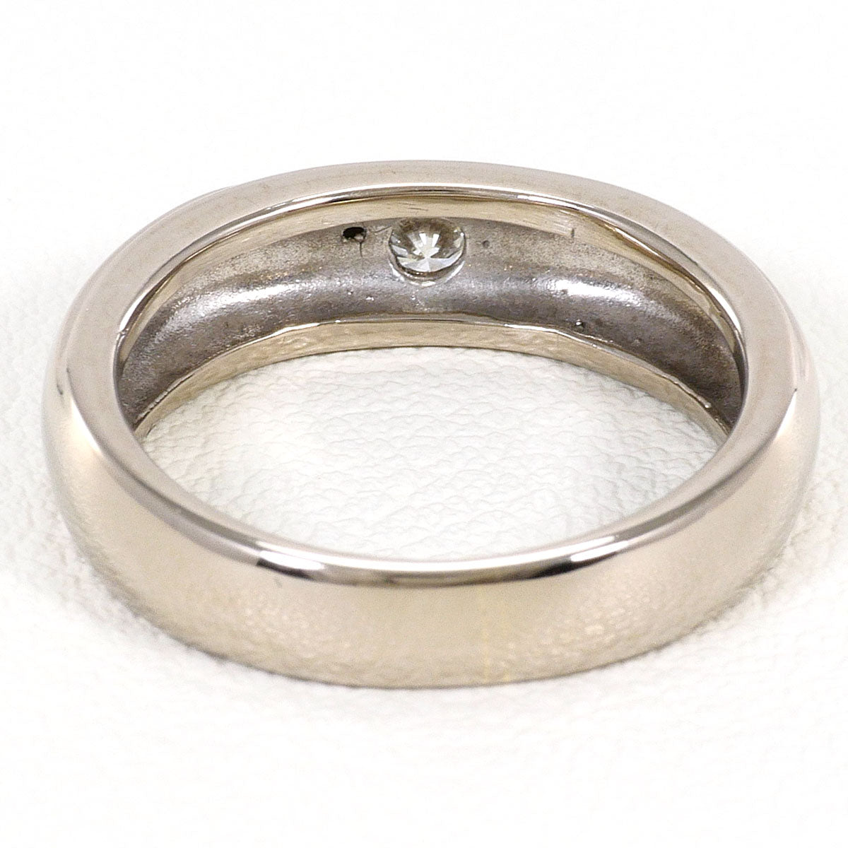 9K White Gold Diamond Ring