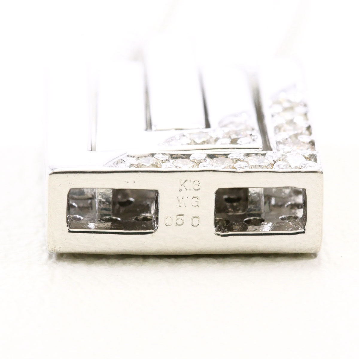 Au750ホワイトゴールドダイヤモンドネックレス