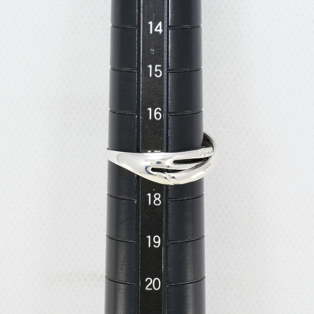 K10ホワイトゴールドダイヤモンドリング