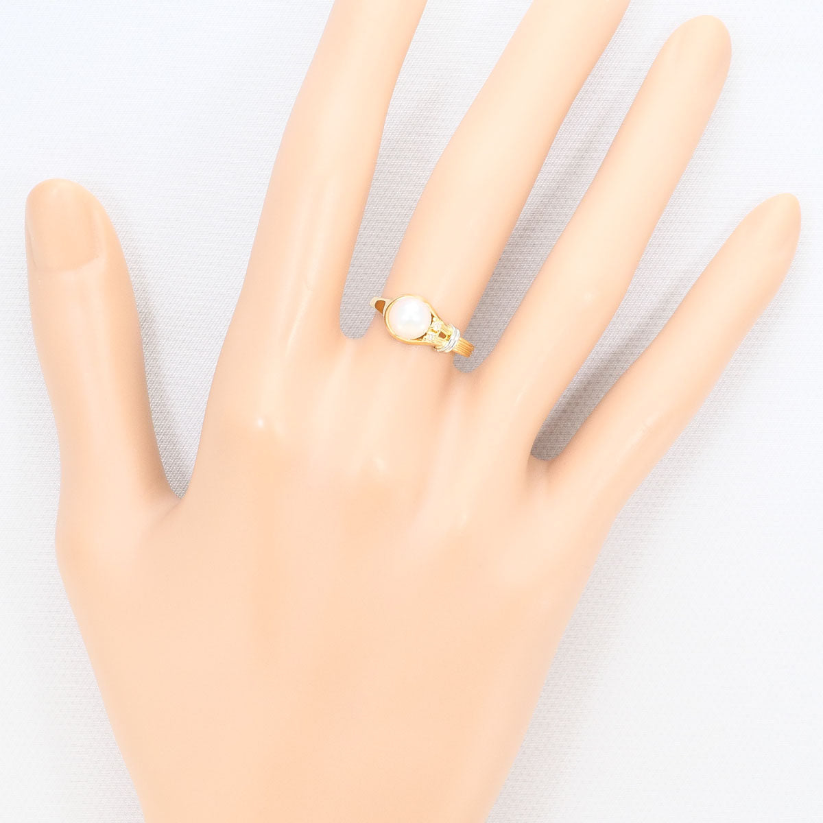 Au750 Platinum Au750 Yellow Gold Pearl Diamond Ring