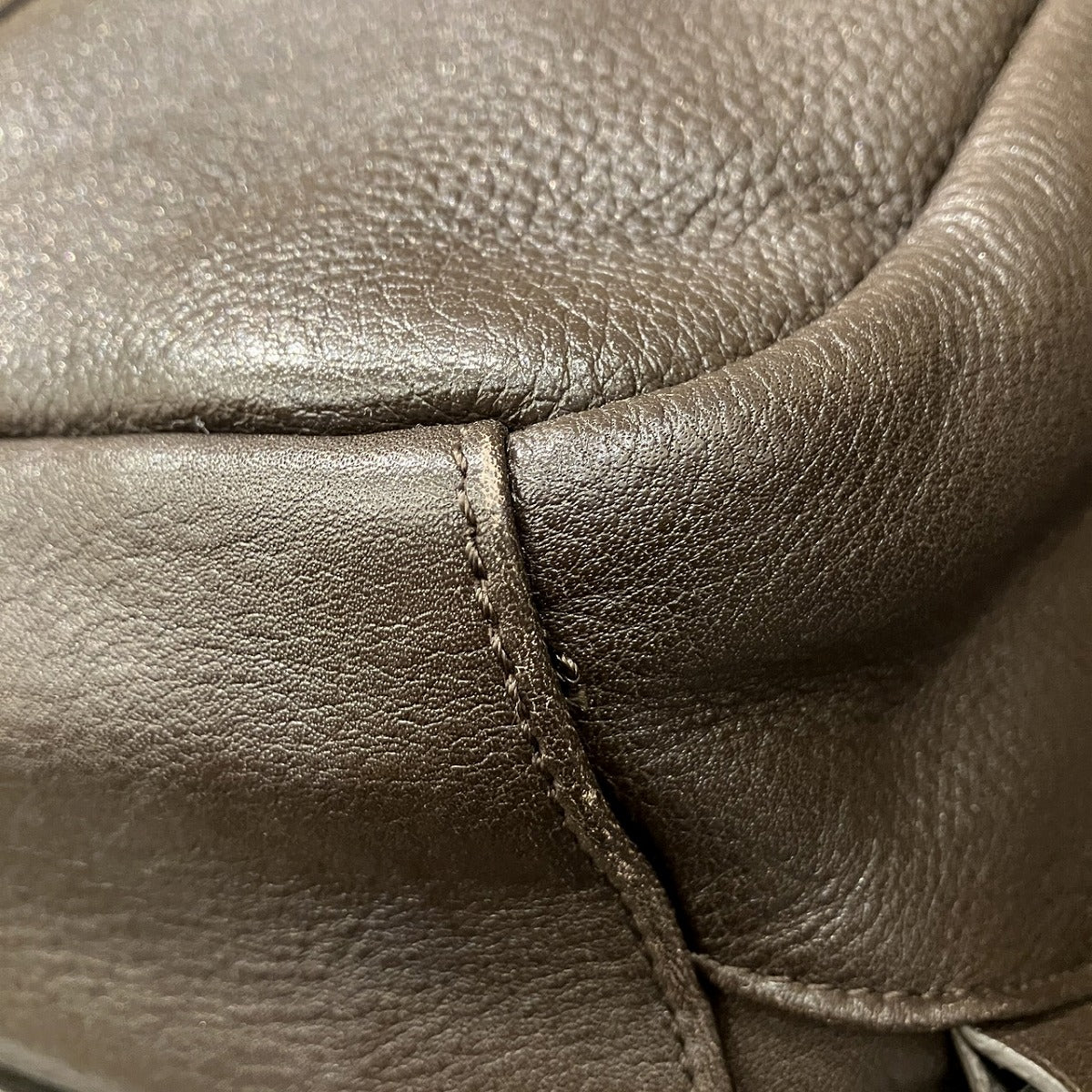 トゥミ 68618WLT カーフレザー ショルダーバッグ