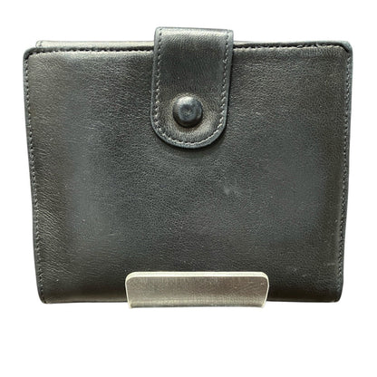 シャネル レザー二つ折り財布