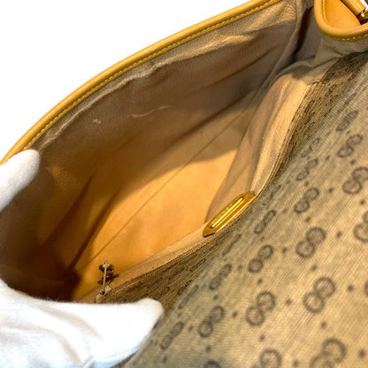 グッチ レザーショルダーバッグ