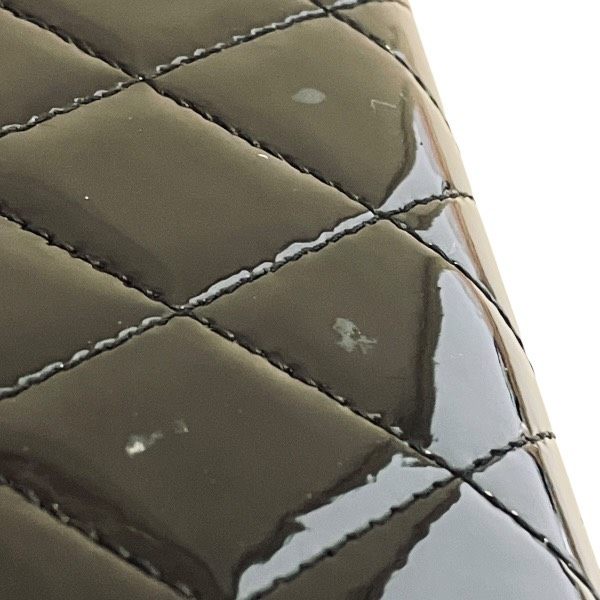 シャネル ボーイシャネル エナメル長財布