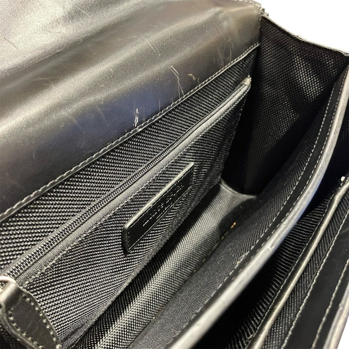 モンテスピガ レザーセカンドバッグ