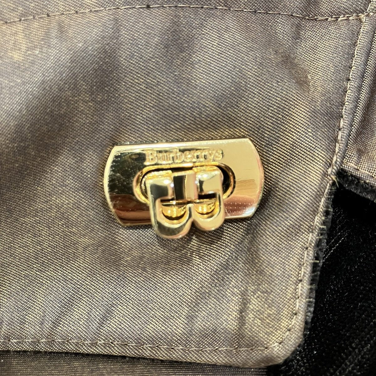 バーバリー サテンベルベットコート