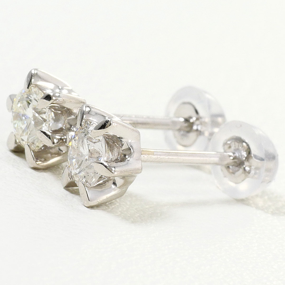 プラチナ ダイヤモンドピアス